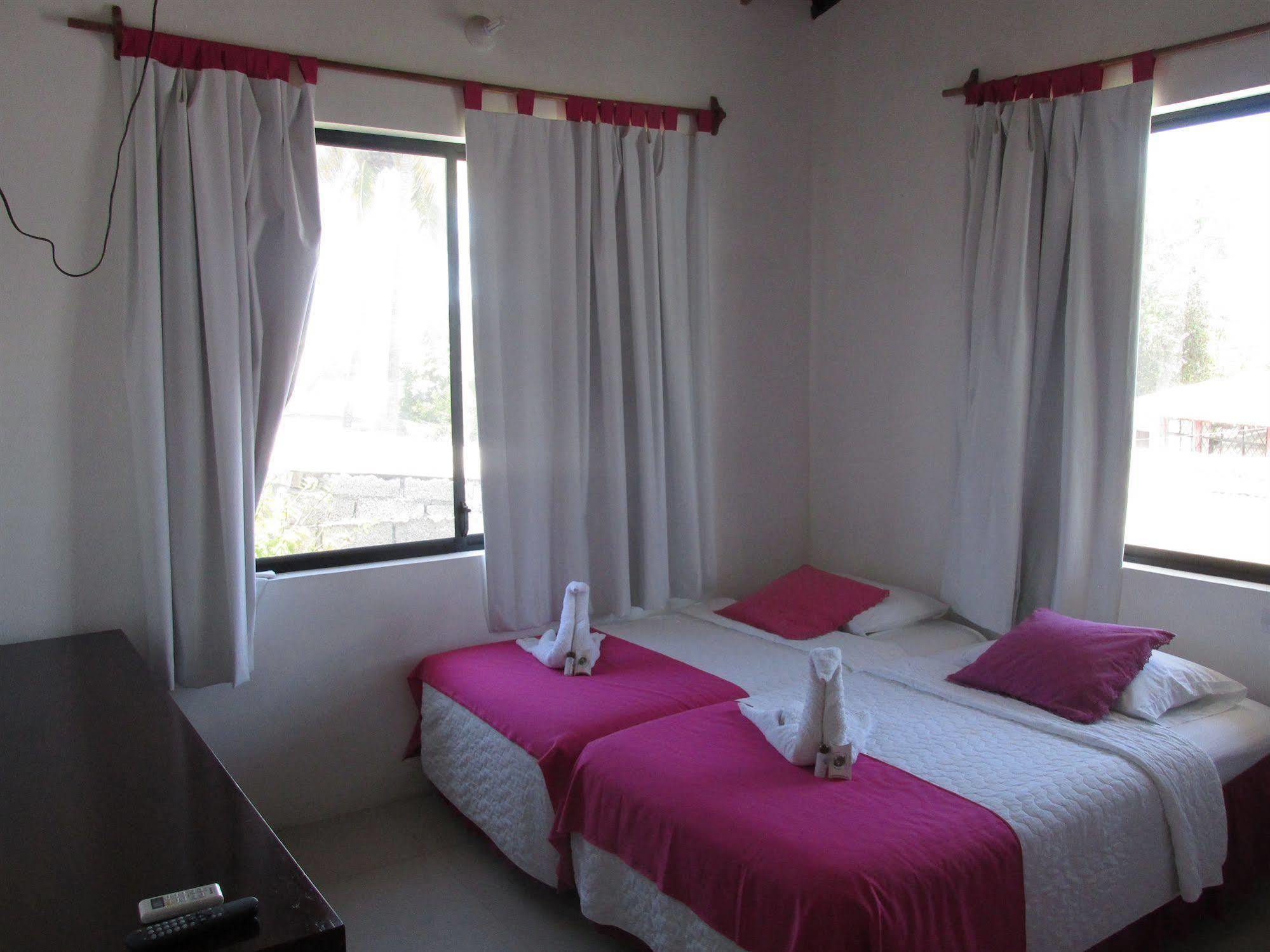 Hotel La Gran Tortuga - ᯤ Starlink Puerto Villamil Ngoại thất bức ảnh